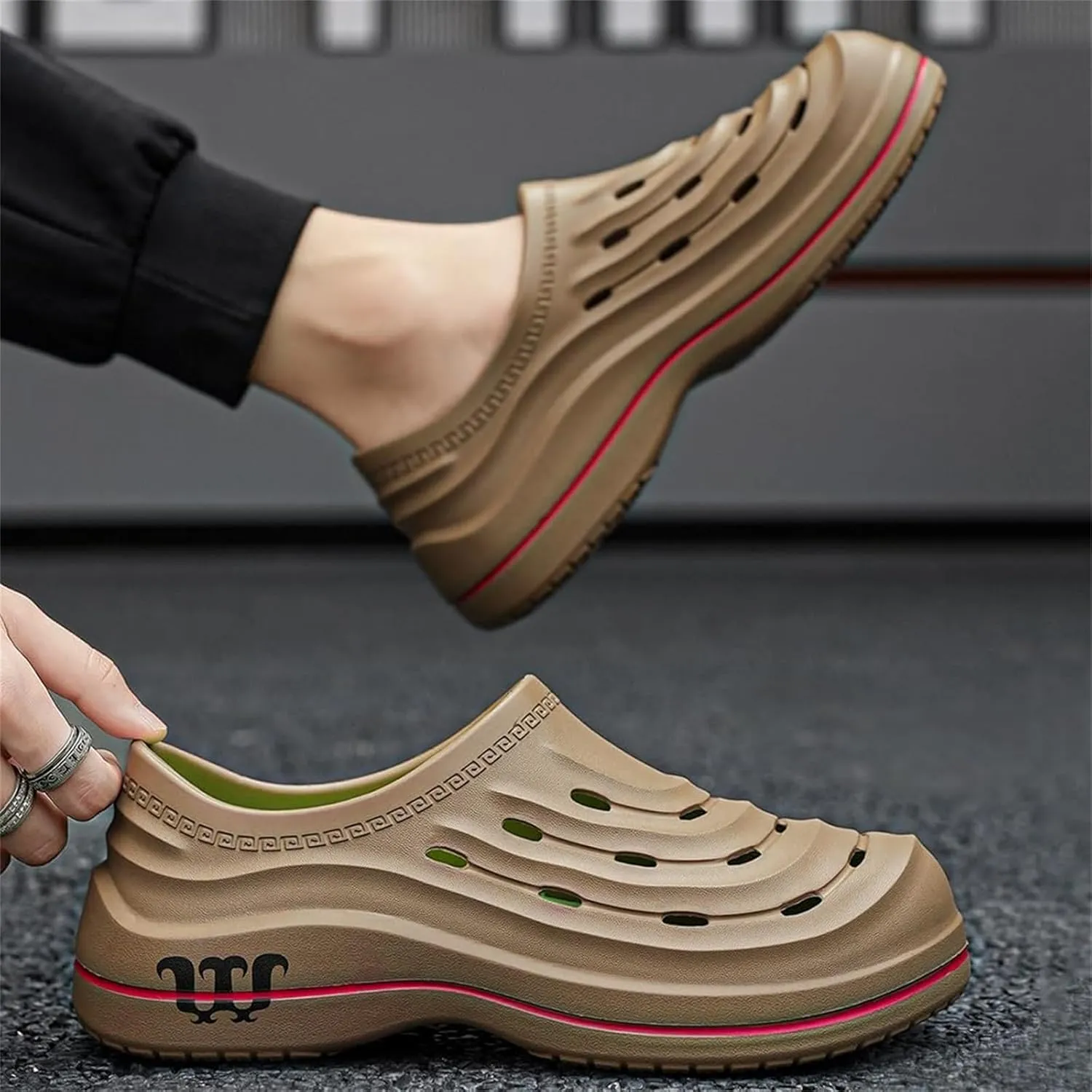Armadillo Clogs Nurse Shoes for Women Men Slip-Resistant Ideal Work Shoes Oil Resistant Chef Wide Waterproof Shoe