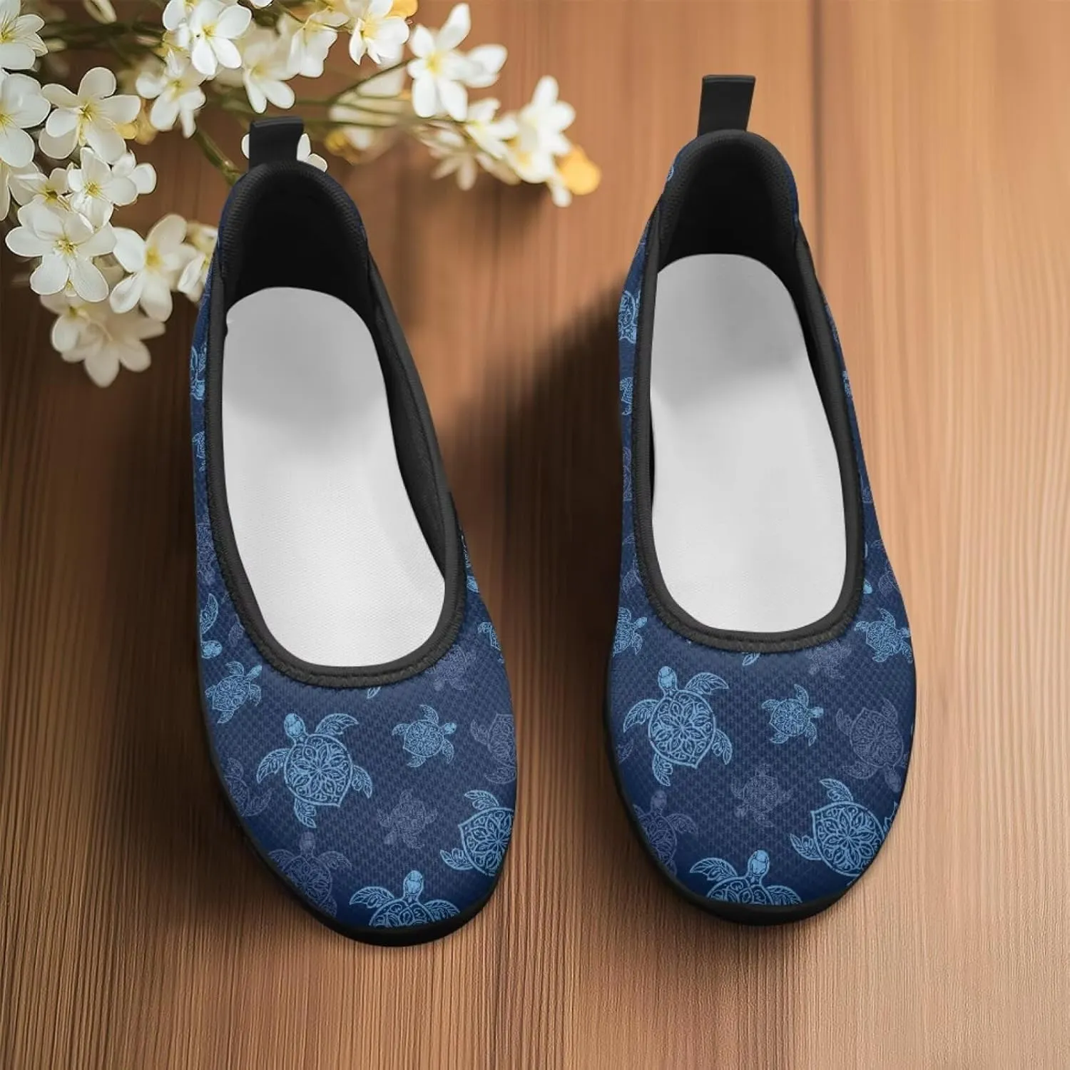 Jeiento Sea Turtle Pattern Women's Sneakers Mesh Breathable Lady Slip On Loafers Tennis Sneakers Casual Low Top Travel Shoes
