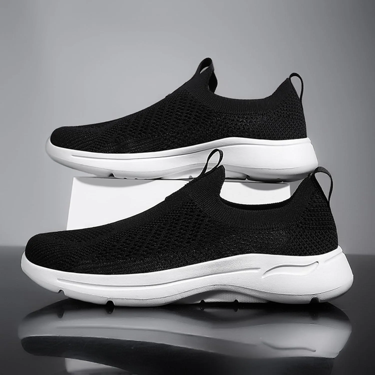 Men's Sports Shoes Versatile Elastic Knit Sneakers Breathable Slip On Sock Shoes Lightweight Workout Shoe
