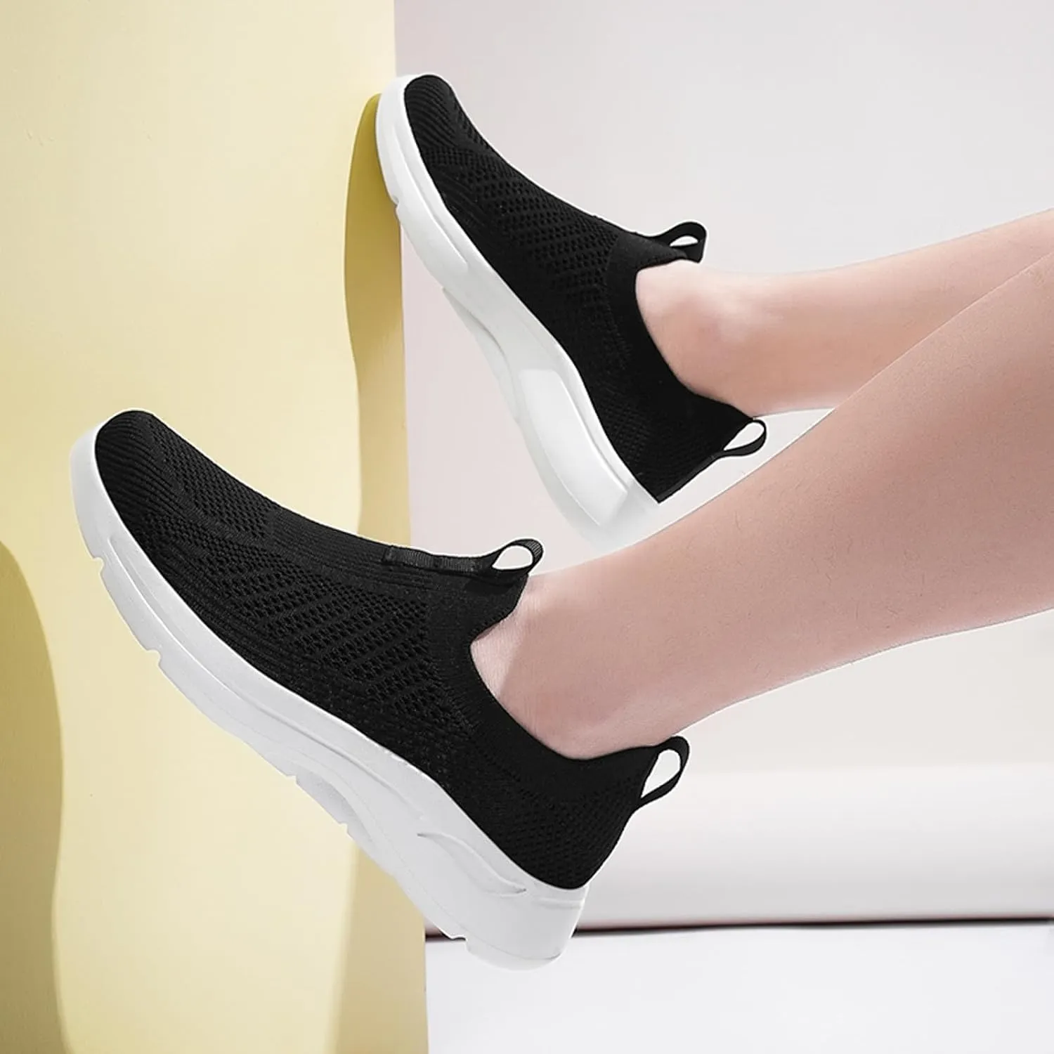 Men's Sports Shoes Versatile Elastic Knit Sneakers Breathable Slip On Sock Shoes Lightweight Workout Shoe