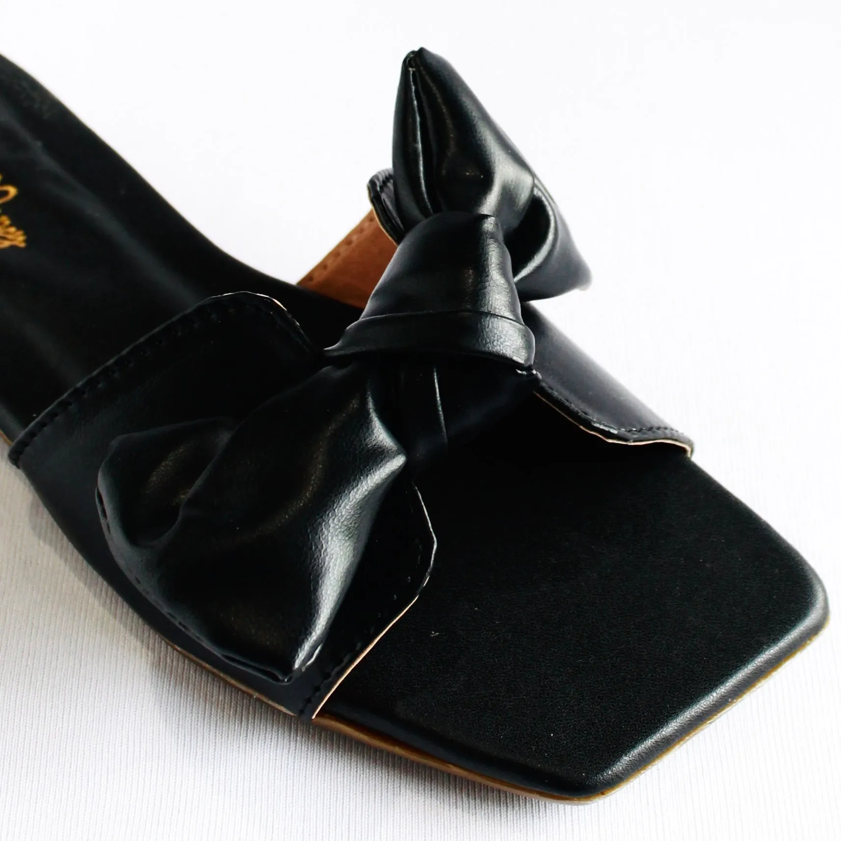 Square Toe Knot Flats- Black