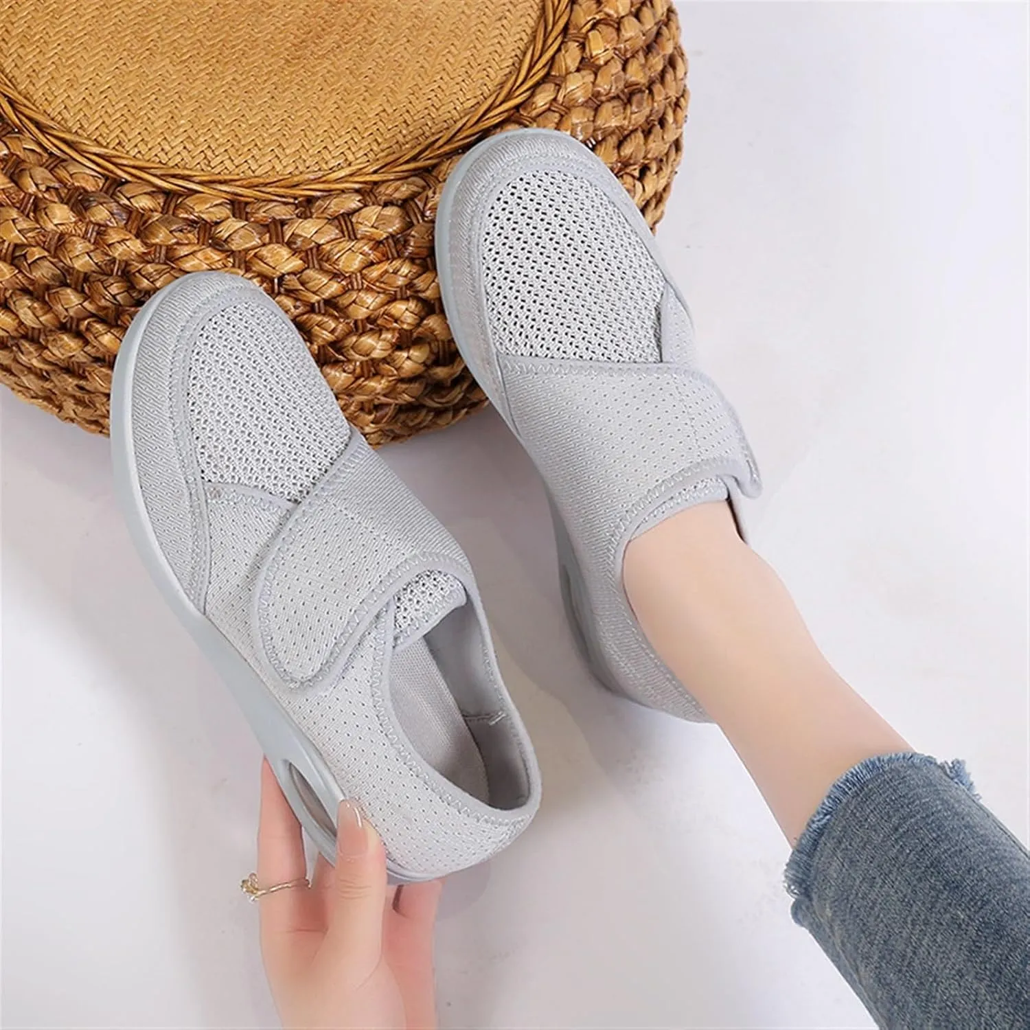 TOSOFT Elderly Womens Lightweight Diabetics Walking Shoes Adjustable Memory Foam Orthopaedic Health Care Flats Sneakers Shoes