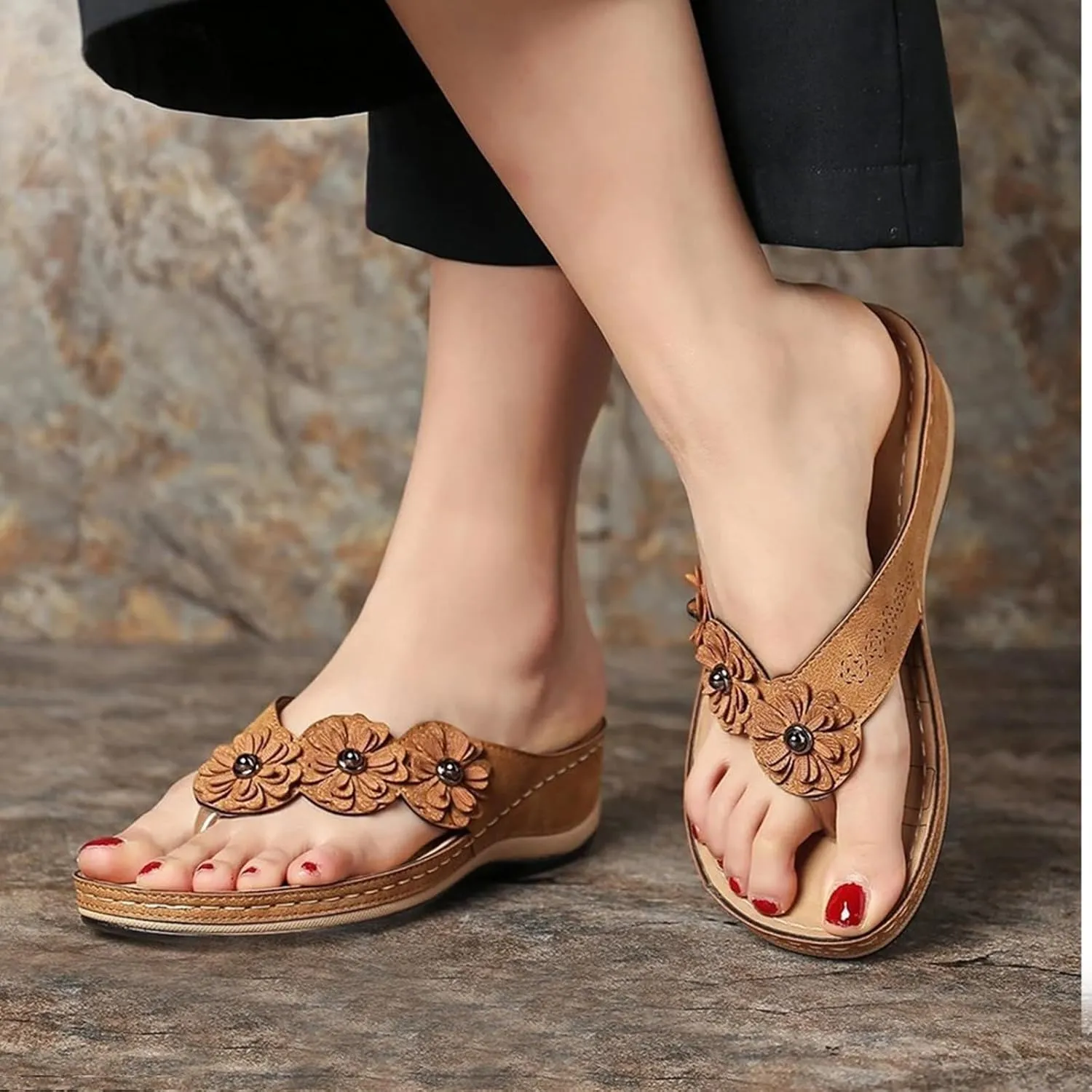 Women's Platform Wedge Flip Flops Sandals with Arch Support Comfort Cross Strap Flowers Slide Sandals Shock Absorbtion Breathable Bohemia Flat Shoes Casual Thong Sandal 2025