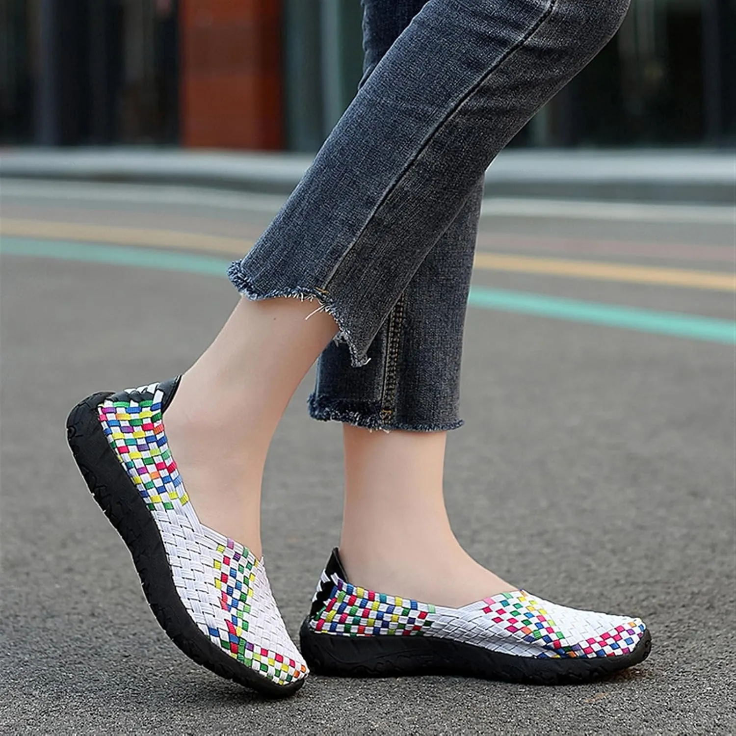Women's Sidewalk Slip on Flat Elastic Woven Walking Shoes Lightweight Breathable Mesh Walking Sneakers Running Shoes